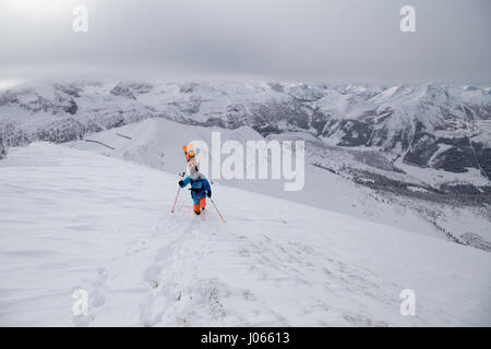 Sciatore all'Obetauern Ski Resort in Salzburg, Austria. Foto Stock