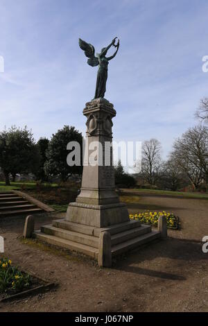 Boer War Memorial il parco del castello di Penrith, Cumbria Regno Unito Aprile 2017 Foto Stock