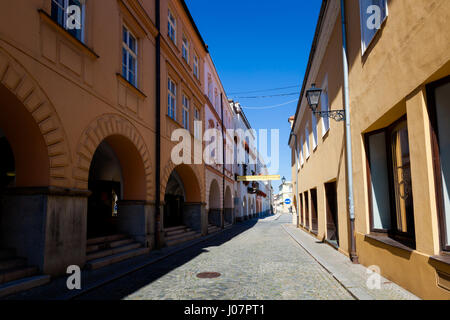 Bella città tranquilla nella Repubblica ceca - colorata Novy Jicin Foto Stock