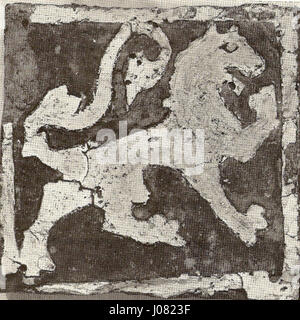 Il "Löwenfliese" si riferisce a una piastrella del XIV secolo con un disegno di leone. Questo pezzo storico di arte medievale mette in mostra lo stile tipico del periodo, spesso utilizzato per la decorazione di pavimenti o pareti nei castelli o nelle chiese europee. Foto Stock