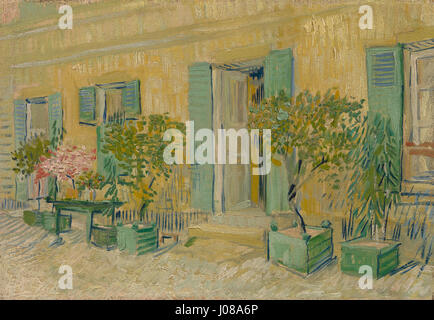 Questo pezzo di Vincent van Gogh, intitolato «voor een Restaurant te Asnières», cattura una vivace scena all'aperto vicino a un ristorante di Asnières. L'opera è tipica del suo stile impressionista. Foto Stock