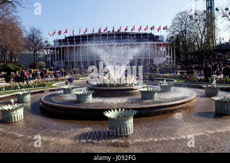 Tivoli Concert Hall con fontane, Copenaghen Foto Stock