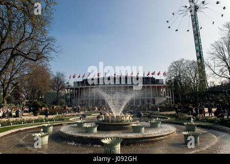 Tivoli Concert Hall con fontane, Copenaghen Foto Stock