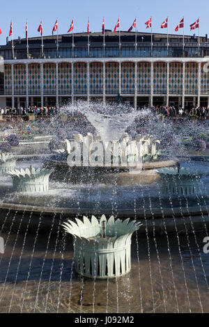 Il Tivoli Concert Hall con fontane, Copenaghen Foto Stock