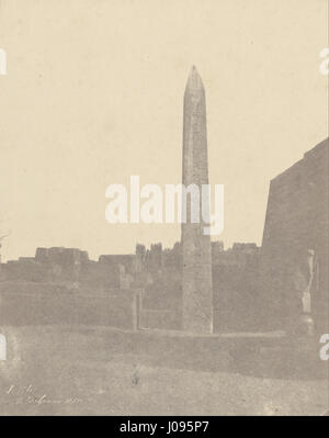John Beasley Greene, un fotografo americano nato in Francia, è noto per il suo lavoro pionieristico in Egitto, tra cui le sue iconiche fotografie di Luxor e l'obelisco sulla riva occidentale del Nilo. La sua opera è tra le prime documentazioni fotografiche dei monumenti egiziani. Foto Stock