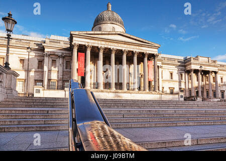 National Gallery, Trafalgar Square, Londra Inghilterra REGNO UNITO Foto Stock