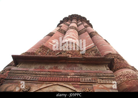 La Majestic Victory Tower, Qutub Minar è un sito patrimonio dell'umanità dell'UNESCO situato a Delhi, India. Altezza 72.5 metri, 379 scale. (© Saji Maramon) Foto Stock