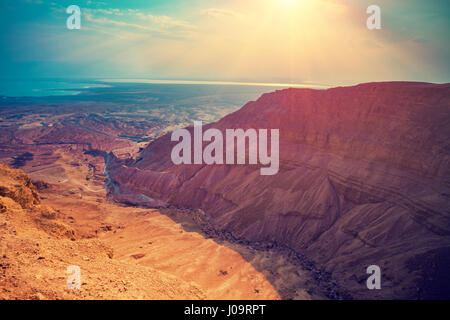 Bellissima alba sulla montagna. Judaean desert, Masada, Israele Foto Stock