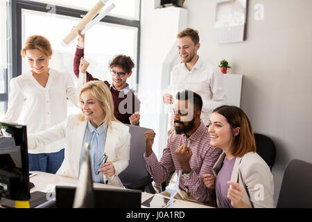 Team aziende lo sviluppo di progetto di energia rinnovabile Foto Stock