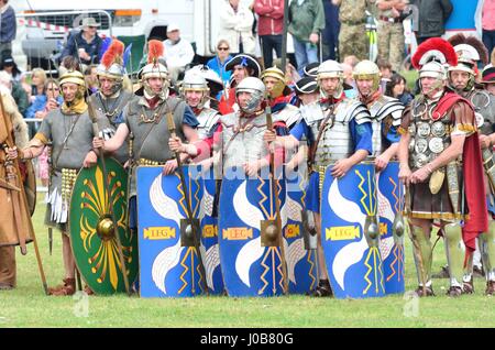 Tatuaggio militare COLCHESTER ESSEX REGNO UNITO 8 Luglio 2014: soldati romani nella ricreazione Foto Stock