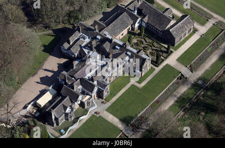 Vista aerea del Smithills Hall vicino a Bolton, Lancashire, Regno Unito Foto Stock