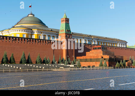 Lenin tomba e le mura del Cremlino, Piazza Rossa, Sito Patrimonio Mondiale dell'UNESCO, Mosca, Russia Foto Stock