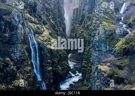 La Cascata Glymur, Islanda, regioni polari Foto Stock