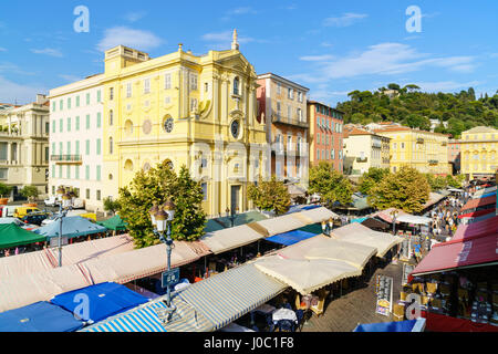 Mercato, Cours Saleya, Città Vecchia, Nizza, Alpes Maritimes, Cote d'Azur, Provenza, Francia, Mediterranea Foto Stock