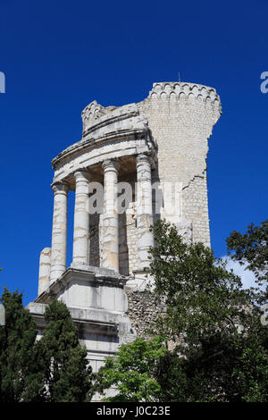 Monumento romano trofeo di Augusto (Trofeo delle Alpi), La Turbie, Alpes-Maritimes, Cote d'Azur, Provenza, Francia Foto Stock