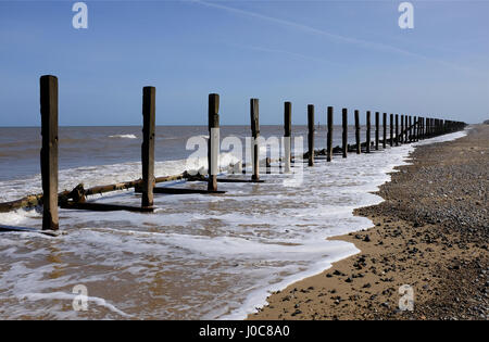 Impossibile le difese del mare, sheringham, North Norfolk, Inghilterra Foto Stock