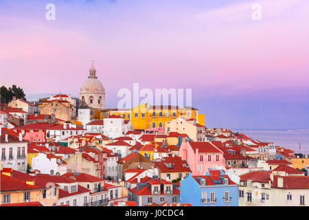 Alfama presso Scenic tramonto, Lisbona, Portogallo Foto Stock