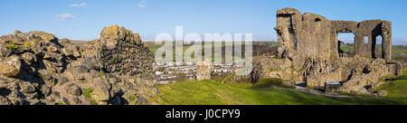 Una vista delle rovine di Kendal Castle in Cumbria, nel Regno Unito. Foto Stock