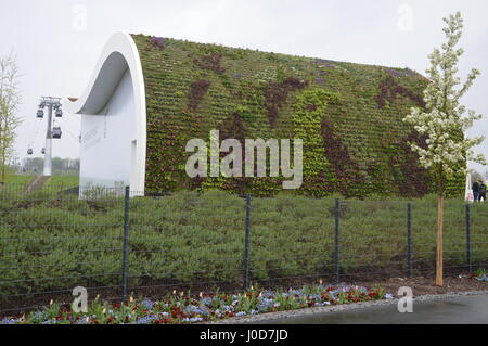 Berlino, Germania. Xii Apr, 2017. L'Esposizione Florovivaistica Internazionale Berlino 2017 si terrà dal 13. Da aprile a ottobre a Marzahn-Hellersdorf Credito: Markku Rainer Peltonen/Alamy Live News Foto Stock