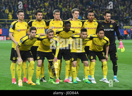 Dortmund, Germania. Xii Apr, 2017. Dortmund undici di partenza prima della prima gamba della Champions League quarti di finale match tra Borussia Dortmund e come Monaco nel Signal Iduna Park di Dortmund, Germania, il 12 aprile 2017. Foto: Federico Gambarini/dpa/Alamy Live News Foto Stock