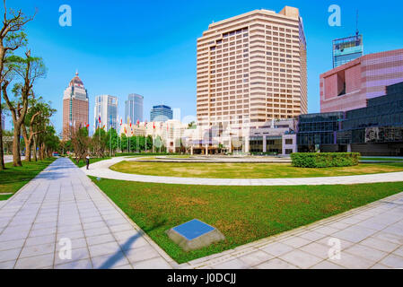 TAIPEI, Taiwan - 28 Marzo: Architettura di Xinyi distretto finanziario al di fuori del World Trade Center building a Taipei il 28 marzo 2017 in Taipei Foto Stock