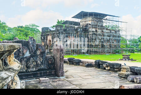La città sacra di Polonnaruwa è il luogo migliore per godere di antichi santuari buddisti e punti di riferimento storici dello Sri Lanka. Foto Stock