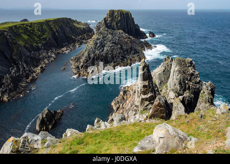 Cliff scenario vicino a Malin Head, Penisola di Inishowen, County Donegal, Irlanda Foto Stock