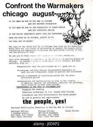 Una guerra del Vietnam era il foglietto dalla mobilitazione nazionale Comitato per mettere fine alla guerra nel Vietnam intitolata "Affrontare l' Warmakers sostenendo i cittadini partecipare a dimostrazioni contro l'azione militare in Vietnam nonché i diritti civili dei problemi in Stati Uniti, Chicago, 1967. Foto Stock