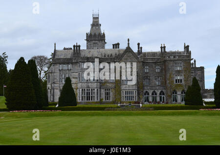 Adare manor motivi e il paesaggio in Irlanda. Foto Stock