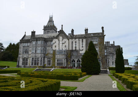 Architettura fantastica di Adare Manor in Irlanda. Foto Stock