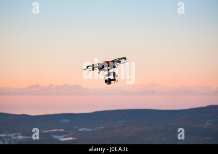 Flying drone, Großer Arber, Foresta Bavarese, Bassa Baviera, Baviera, Germania Foto Stock