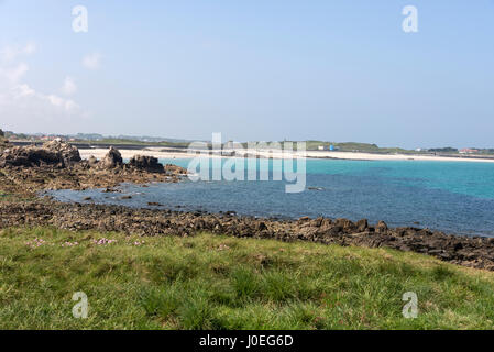L'Ancresse baia sulla costa nord dell'isola di Guernsey nelle isole della Manica e la Gran Bretagna Foto Stock