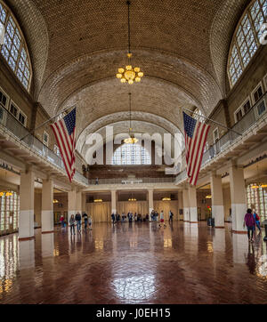 Stati Uniti d'America, New York New York Harbour, Ellis Island Museo di immigrazione nella ex stazione di immigrazione edifici, sala del Registro di sistema Foto Stock