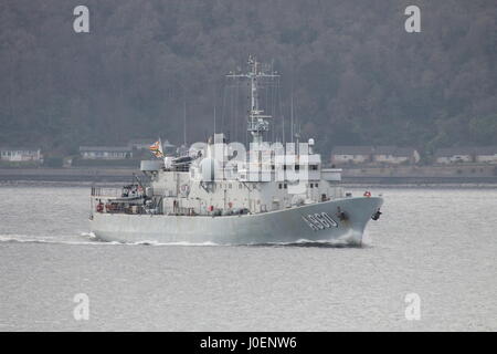 BNS Godetia (A960), una nave di supporto azionato dalla Marina Militare Belga, passando Gourock sul suo arrivo per esercitare congiuntamente il guerriero 17-1. Foto Stock