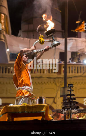 Ganga aarti, Dashashwamedh ghat varanasi, Uttar Pradesh, India, Asia Foto Stock