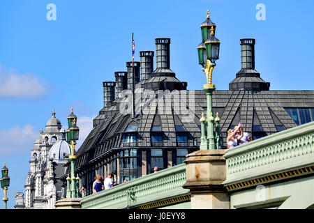 Londra, Inghilterra, Regno Unito. Portcullis House - Uffici della Casa del Parlamento - visto dal Westminster Bridge Foto Stock