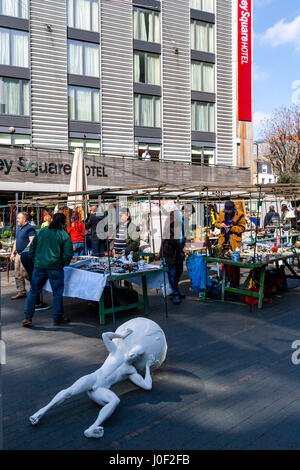 Bermondsey Square mercatino di Antiquariato, Londra, Inghilterra Foto Stock