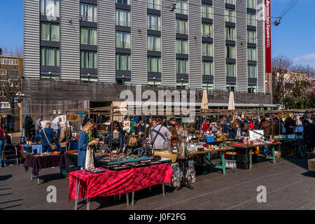 Bermondsey Square mercatino di Antiquariato, Londra, Inghilterra Foto Stock