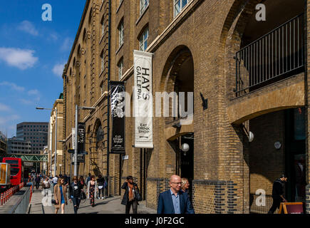 Convertite i magazzini, Tooley Street, Londra, Inghilterra Foto Stock
