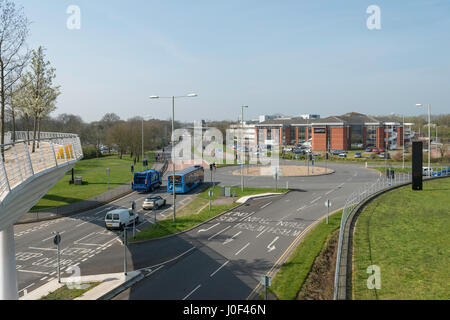 Rotonda a Winnersh Triangle, Wharfedale Road (A329), Winnersh, Berkshire, Inghilterra, Regno Unito Foto Stock