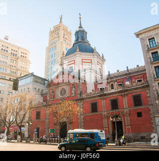 Chiesa di las Calatravas sulla Calle de Alcalá, Madrid, Spagna Foto Stock