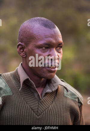 Segnalatori acustici Askari guardia in Masai Mara National Park in Kenya Foto Stock