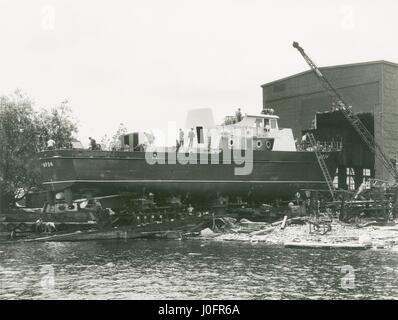 Fort Steele MP34 pattuglia fast cruiser in bacino di carenaggio Foto Stock