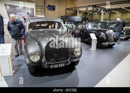 ESSEN, Germania - 6 Aprile 2017: 1935 Skoda 935 dinamico auto d'epoca presentato alla Techno Classica Essen Car Show. Foto Stock