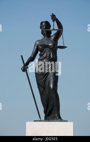 Themis è il Dio della giustizia e dell'ordine, la figlia di Urano e Gaia nella mitologia greca. Foto Stock