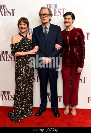 Helen McCrory (sinistra), Bill Nighy e Gemma Arterton partecipando alla premiere di 'i loro migliori" al BFI Southbank di Londra. Foto Stock