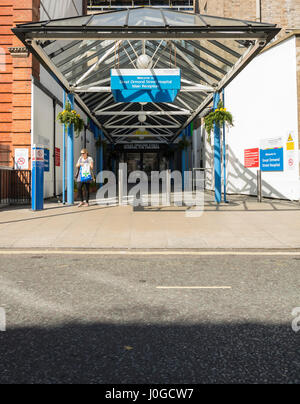 L'ingresso per il famoso Great Ormond Street Children's Hospital, London, WC1N Foto Stock