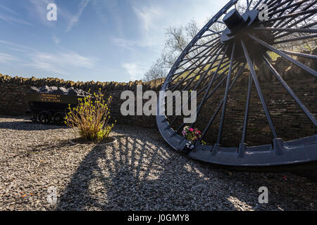 La catastrofe mineraria Memorial presso il sito del Cambriano Colliery, Clydach Vale Foto Stock