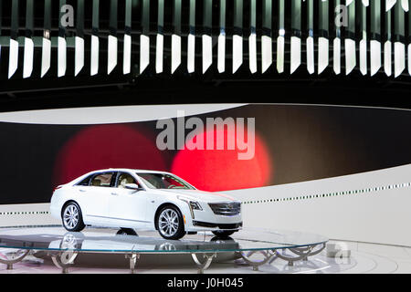 New York, NY - 12 aprile 2017. Il 2017 Cadillac CT6, Cadillac ammiraglia di auto di lusso. Foto Stock