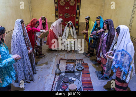 Femmina sculture di cera nei vecchi bagni pubblici chiamati Vakil bagno nella città di Shiraz, capitale della provincia di far in Iran Foto Stock